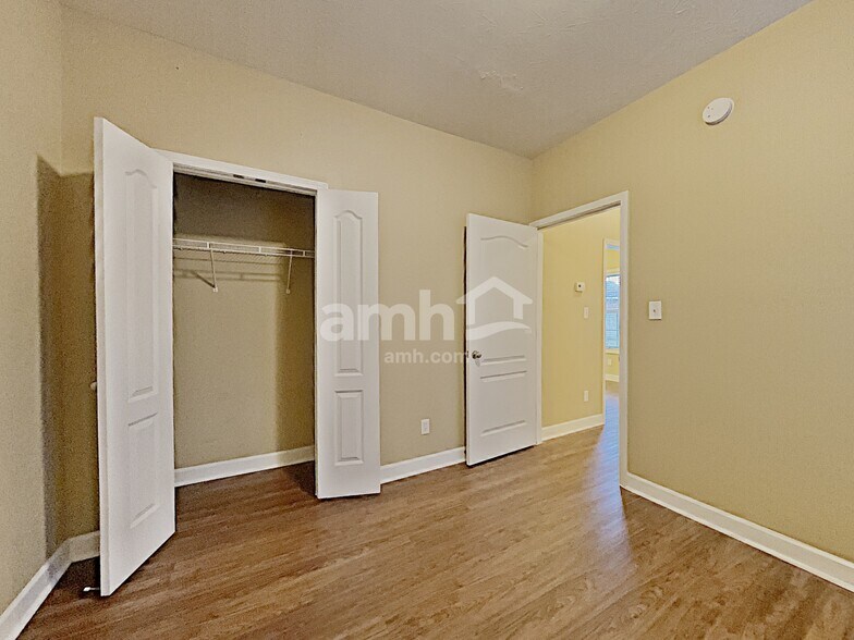 Building Photo - 711 Riata Ct