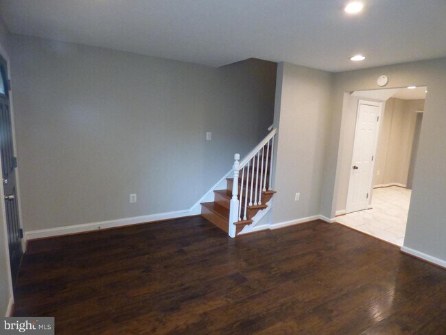 Building Photo - 1204 Westview Terrace