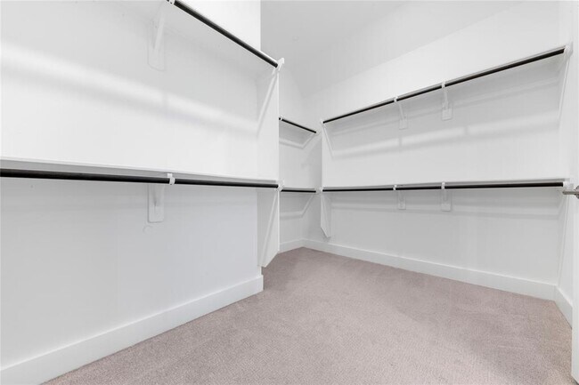 Building Photo - 24815 Pavonia Lake Ln