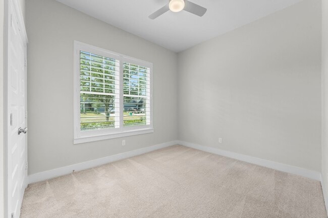 Building Photo - 218 Thistle Dr