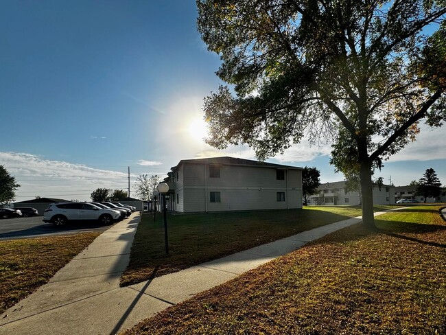 Building Photo - Bring in the NEW YEAR! NW Valleyhigh 2 bed...