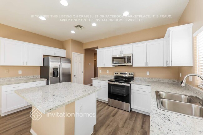 Building Photo - 7005 S 21st Dr