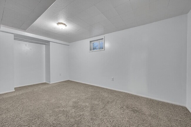 Building Photo - $2,795 - 3 Bed, 2.5 Bath Home with Central...
