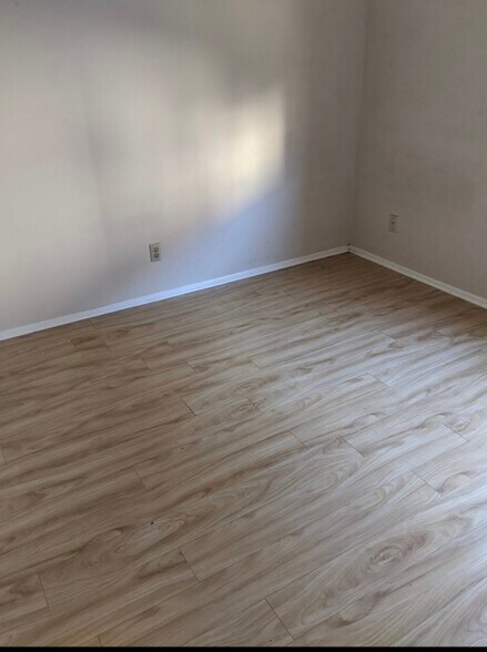 Building Photo - 18164 Sundowner Way