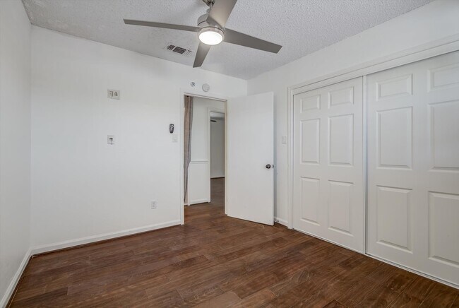 Building Photo - 2128 59th St