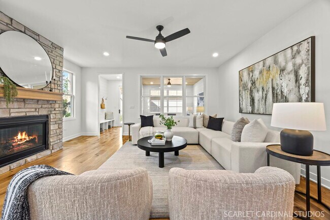 Building Photo - 715 N Brainard St