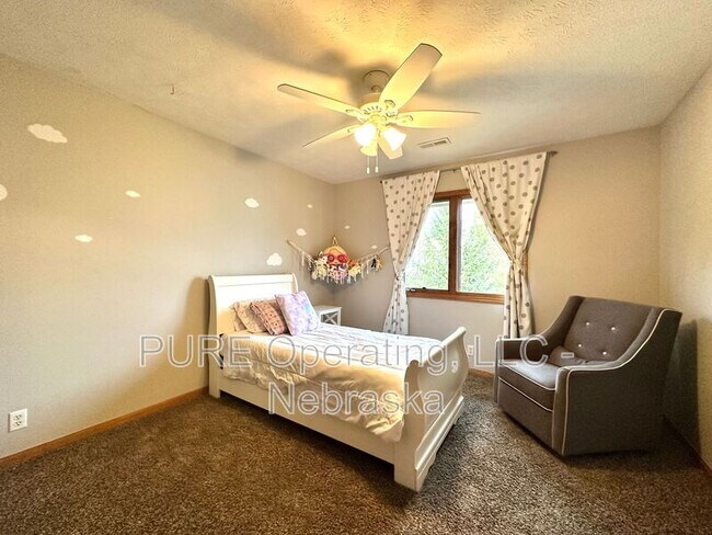 Building Photo - 4909 N 142nd St