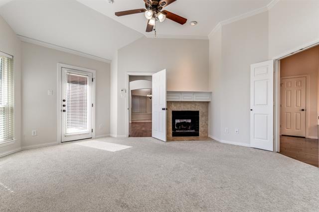 Building Photo - 8904 Lakewood Dr