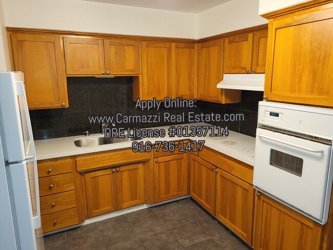 Building Photo - 1319 Palomar Cir