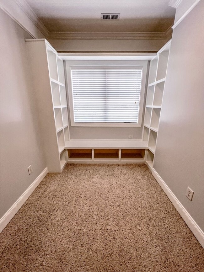 Building Photo - Gorgeous 3 Bed 2.5 Bath Home in Fayetteville