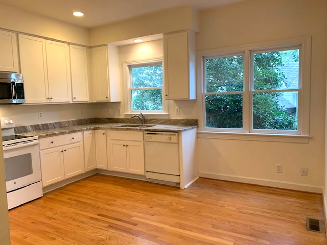 Building Photo - 311 Columbia Pl E