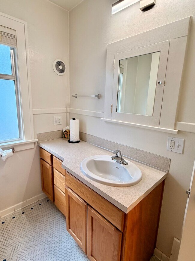 Building Photo - FORD DUPLEX