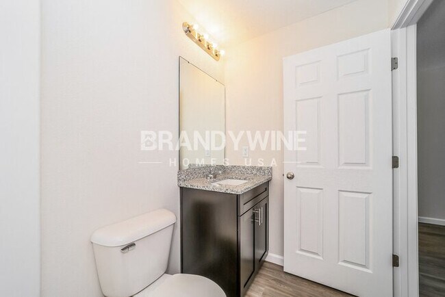 Building Photo - AVAILABLE NOW! APPLY NOW! 3BED 2.5BATH