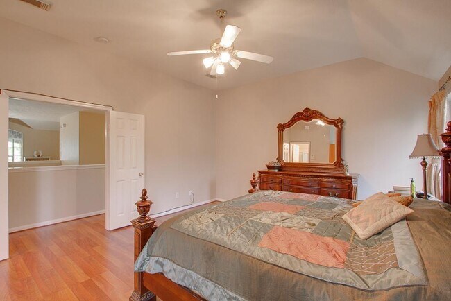 Building Photo - 8002 Weeping Willow Pl