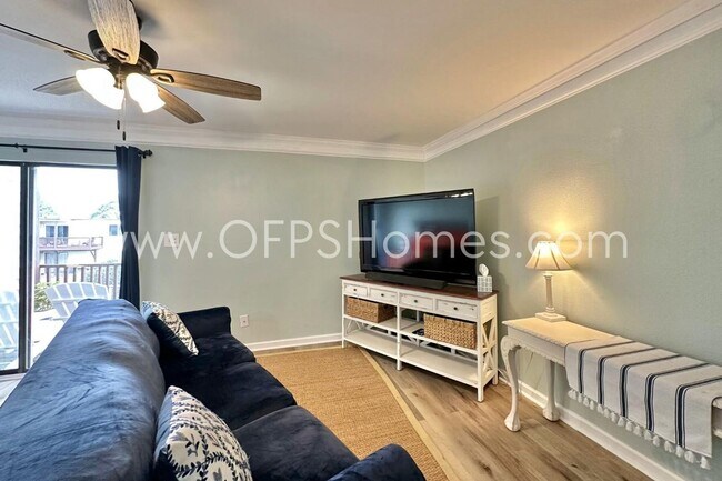 Building Photo - Available June