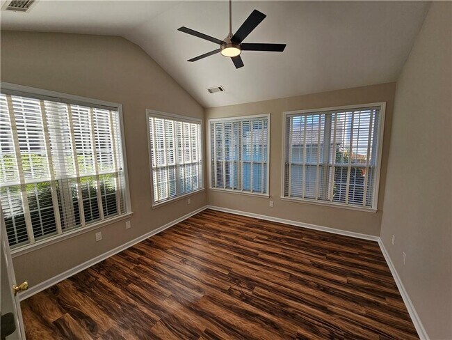 Building Photo - 1550 Argonne Ln