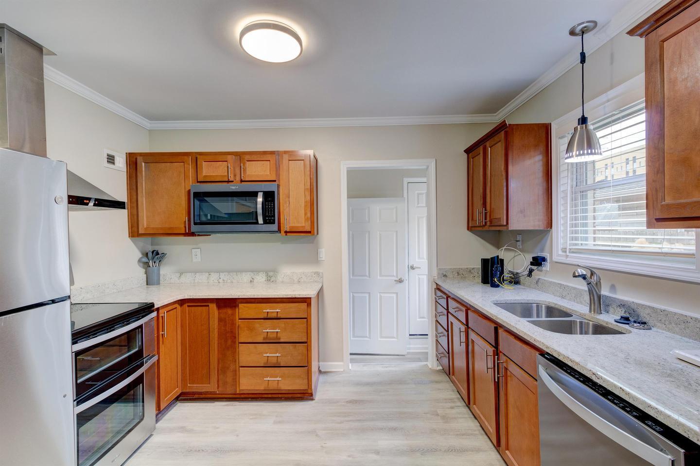 Building Photo - Historic Charm Meets Modern Comfort
