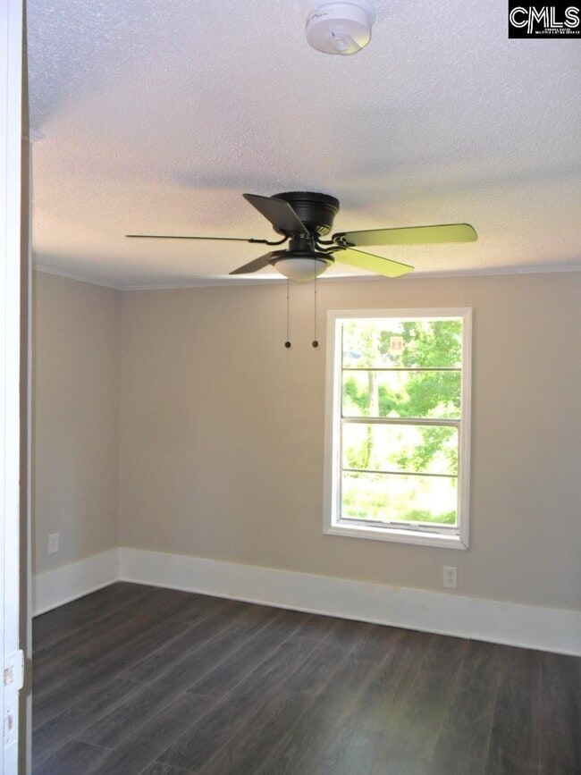 Building Photo - 1241b Johnson Ave