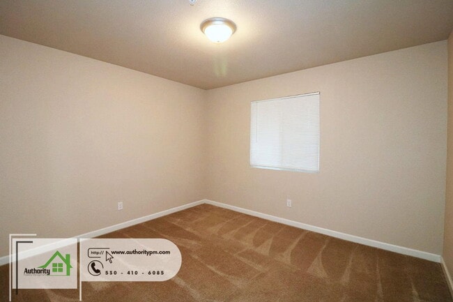 Building Photo - 2381 Yellow Finch Way