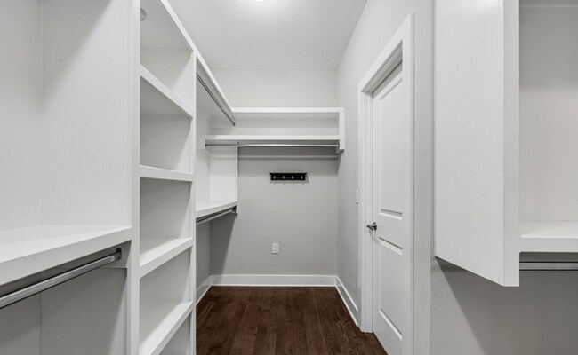 Building Photo - 1807 14th Ave N