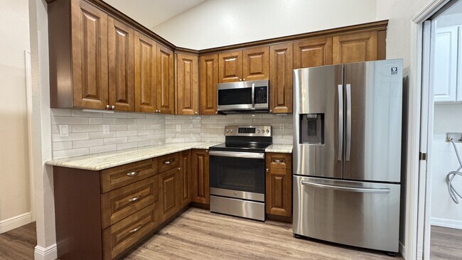 Building Photo - 616 Erin Way
