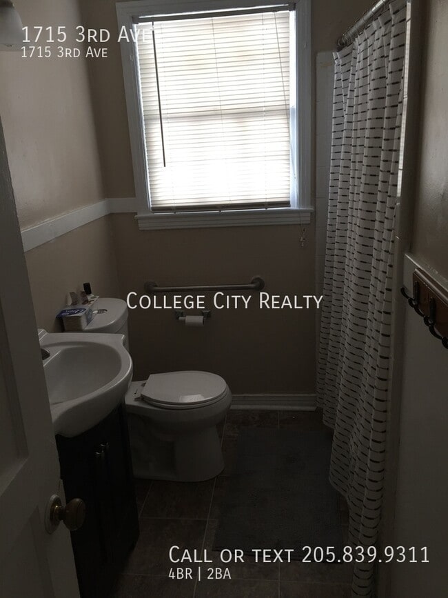 Building Photo - 1715 3rd Ave