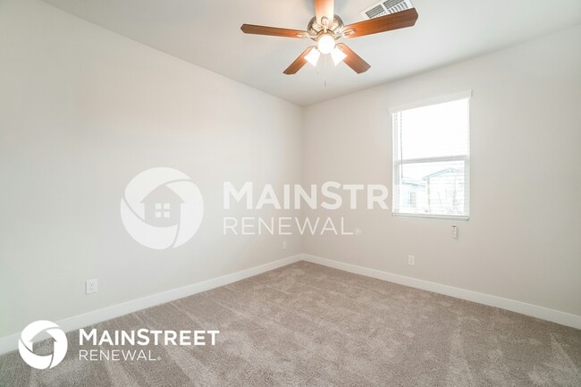 Building Photo - 8615 S 69th Ln