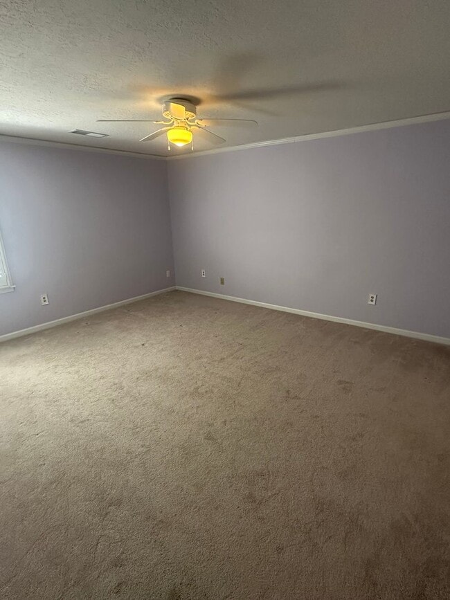 Building Photo - 4BD/3.5BA Germantown Charmer!