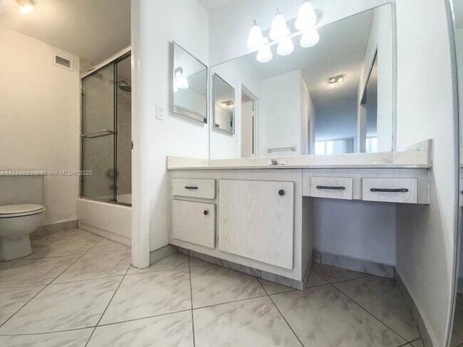 Building Photo - 3800 S Ocean Dr