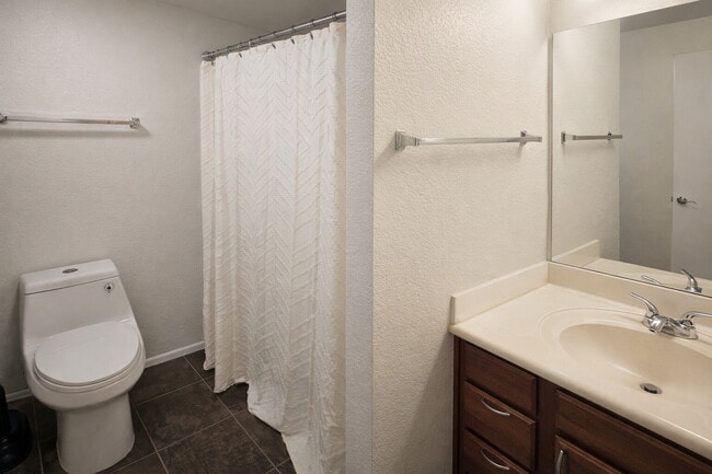 Building Photo - "Chic & Cozy 2-Bed, 2-Bath Furnished Retreat with Granite Elegance in Glendale Steps from Banner ...