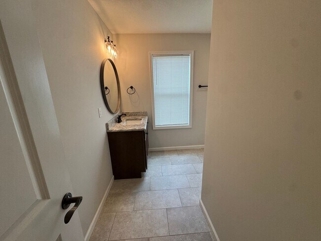 Building Photo - Modern Living on Myrtle Ridge Lane!