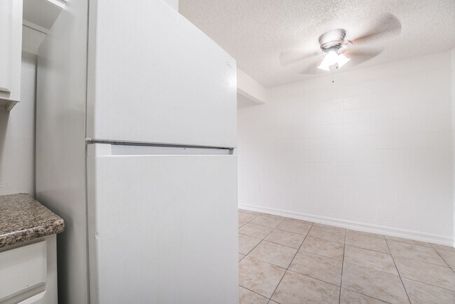 Building Photo - 1 Bedroom Downstairs  Condo Unit Near the Strip! Move in Special $199 for the first month rent!