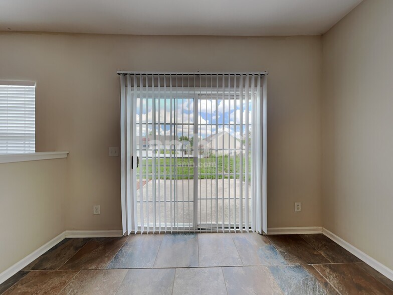 Building Photo - 6352 Hedgewood Ln