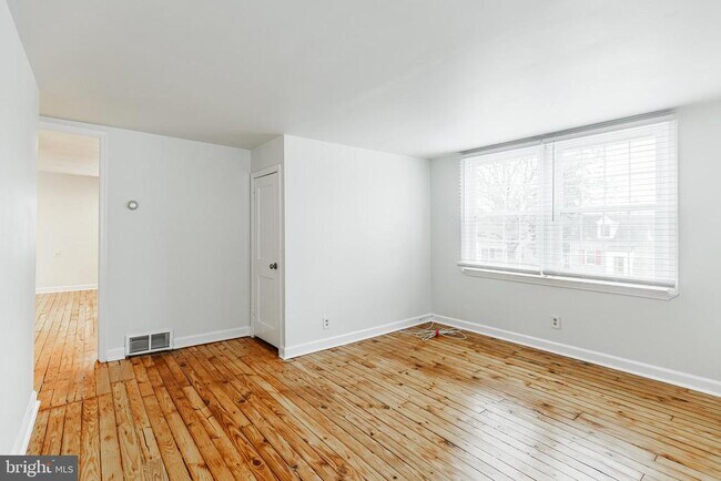 Building Photo - 431 Central Ave