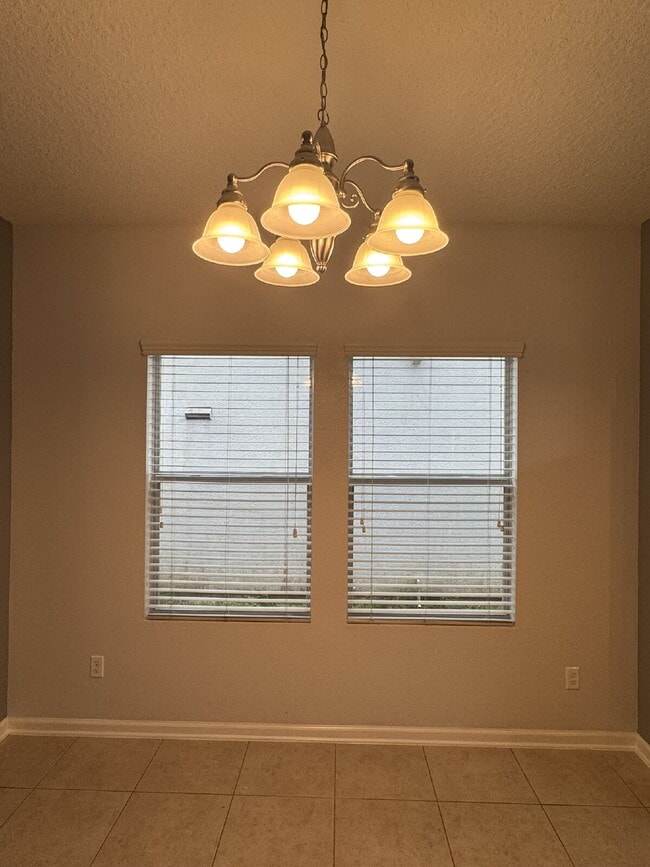 Building Photo - For Rent