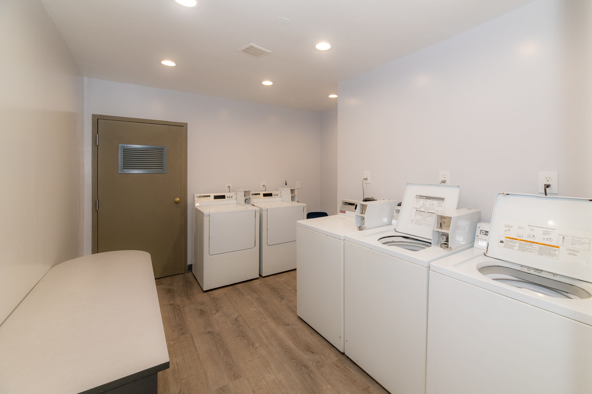 Laundry Room - 127 N Everett St