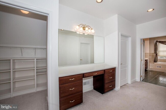 Building Photo - 189 Christopher Dr