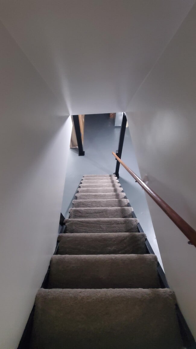 Building Photo - 3339 Henderson Ave SE