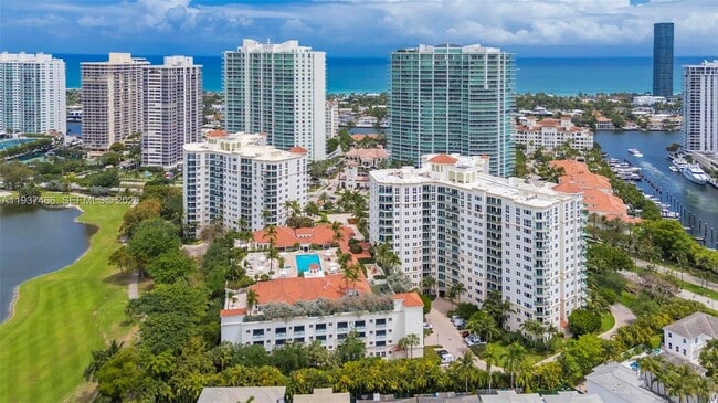 Building Photo - 20000 E Country Club Dr