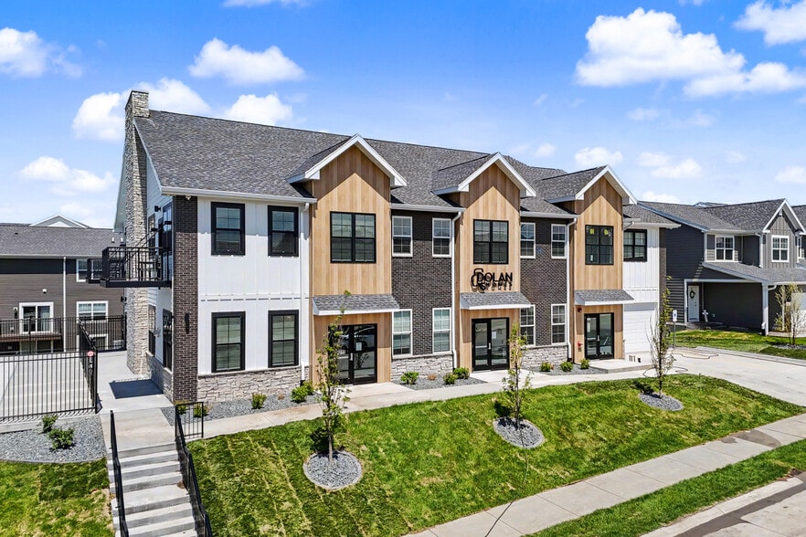 Building Photo - Birchwood Grove