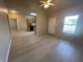 Building Photo - 105-107 Sunburst Court