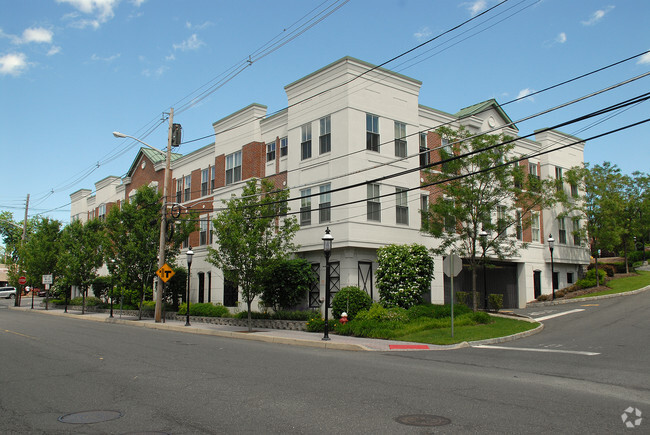 Building Photo - Station Place