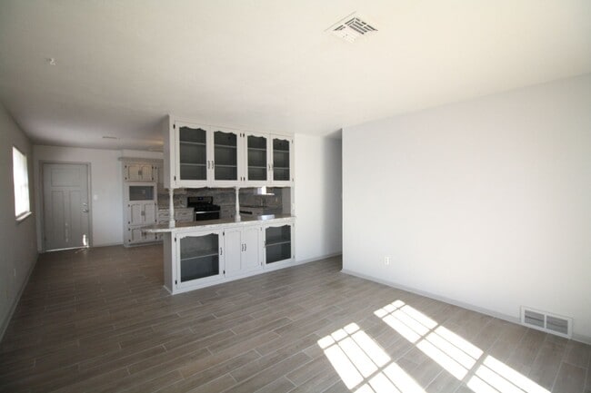 Building Photo - Adorable 3 bed in Midwest City