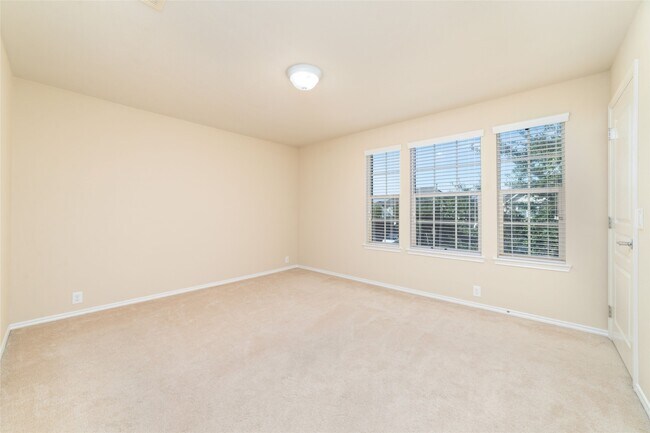 Building Photo - 6403 Guilford Glen Ln