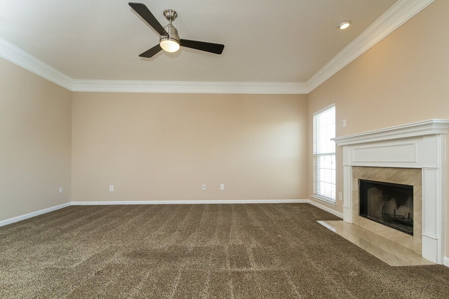 Building Photo - 310 Sarava Ln