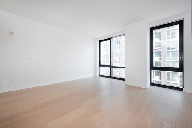 Interior Photo - 21 West End Ave