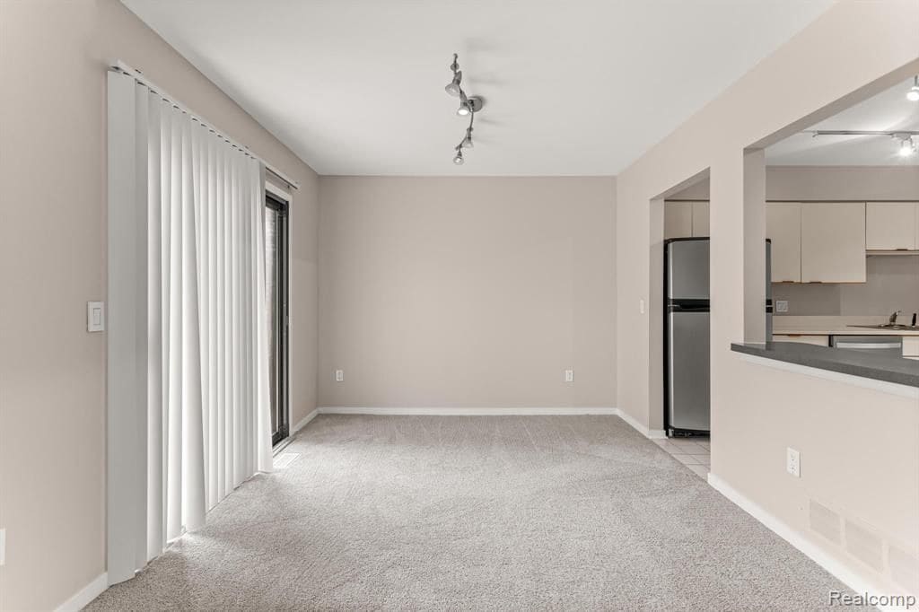 Building Photo - 644 Ashley Cir E