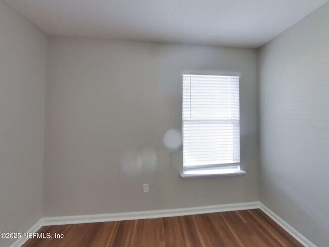 Building Photo - 495 Apple Creek Dr