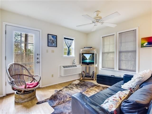 Bedroom used as living area. - 4302 Duval Street