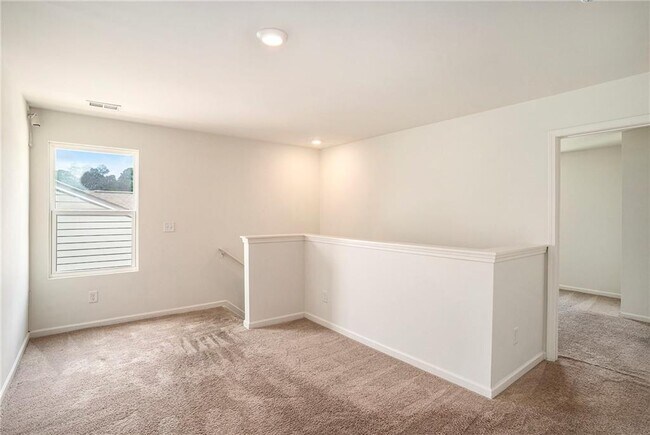 Building Photo - 10 Nordette Ln
